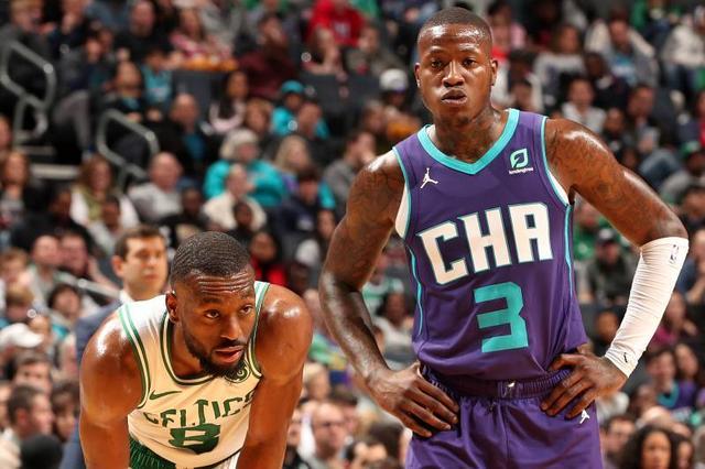 在中场休息 在中场休息